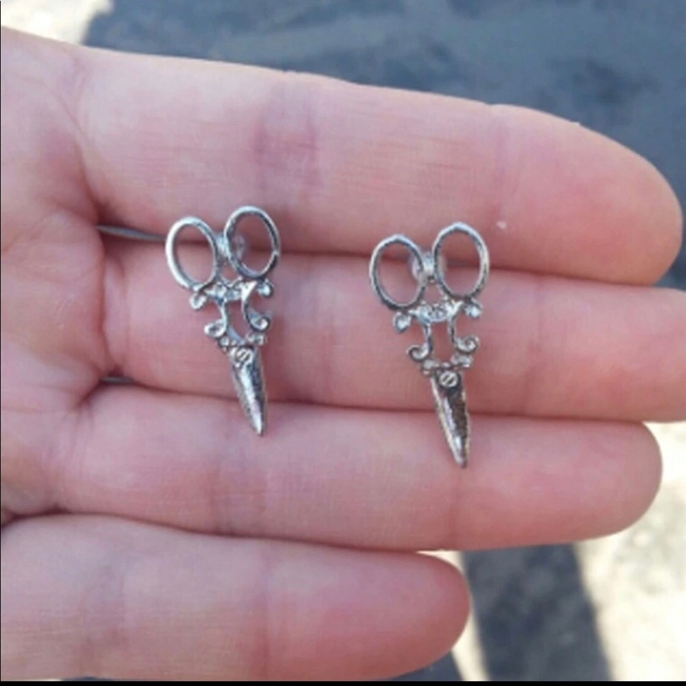 SCISSORS ✂️ EARRINGS 💓